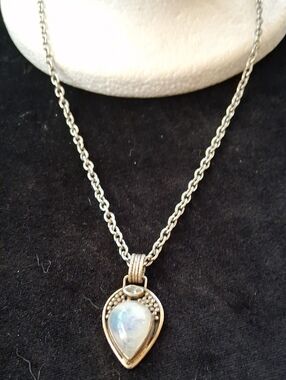 Vintage Silver Teardrop Moonstone Pendant Necklace - White Iridescent